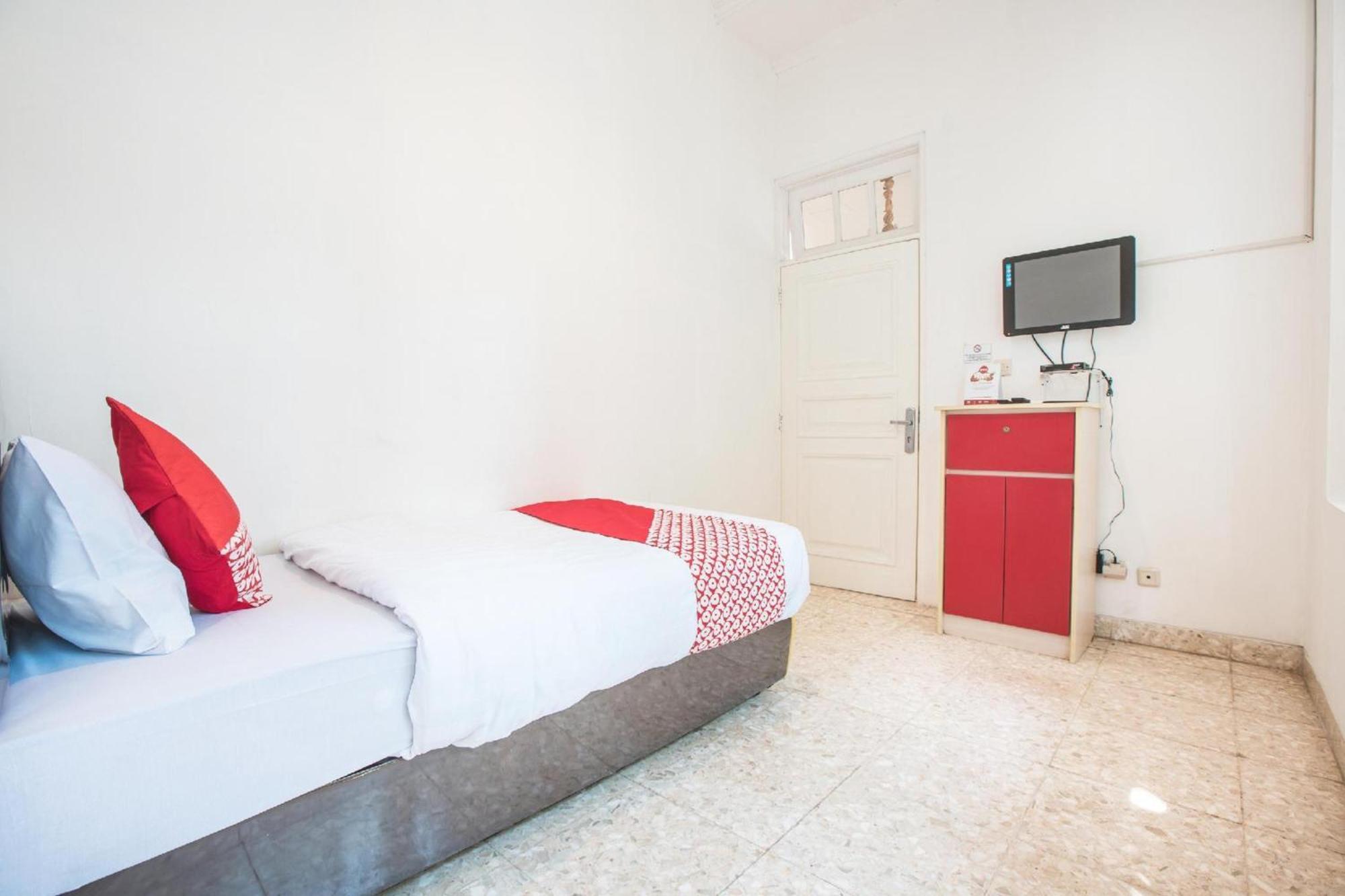 Capital O 332 Residence G17 Kemang Jakarta Extérieur photo