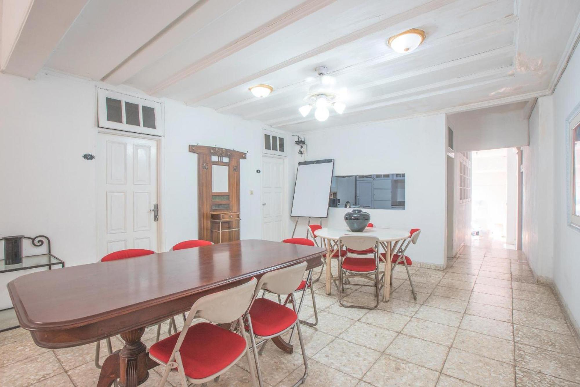 Capital O 332 Residence G17 Kemang Jakarta Extérieur photo