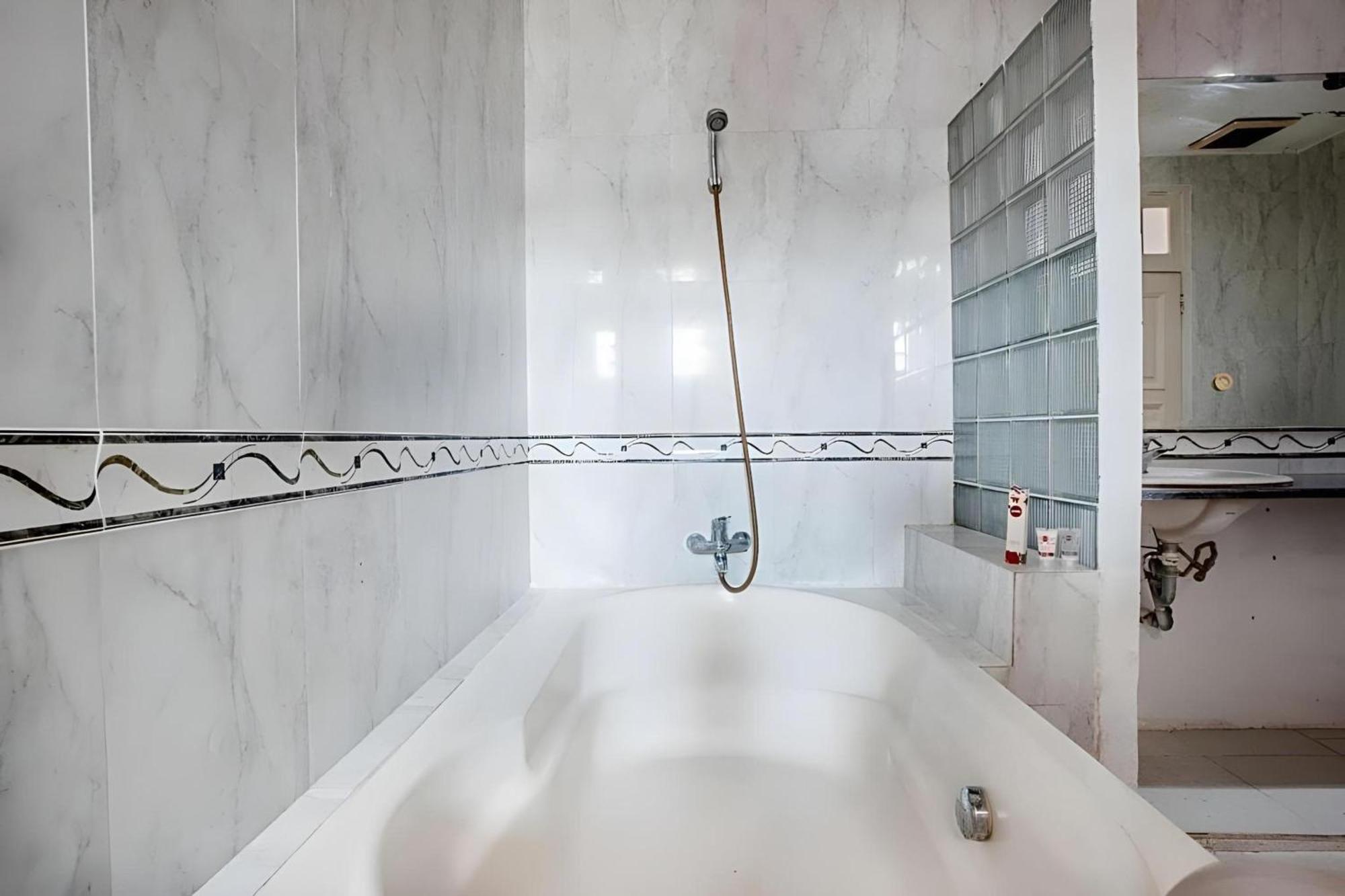 Capital O 332 Residence G17 Kemang Jakarta Extérieur photo